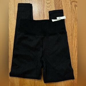 Aerie black pinstripe seamless legging size M NWT